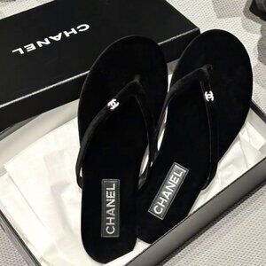 CHANEL  Flip-flop sandals